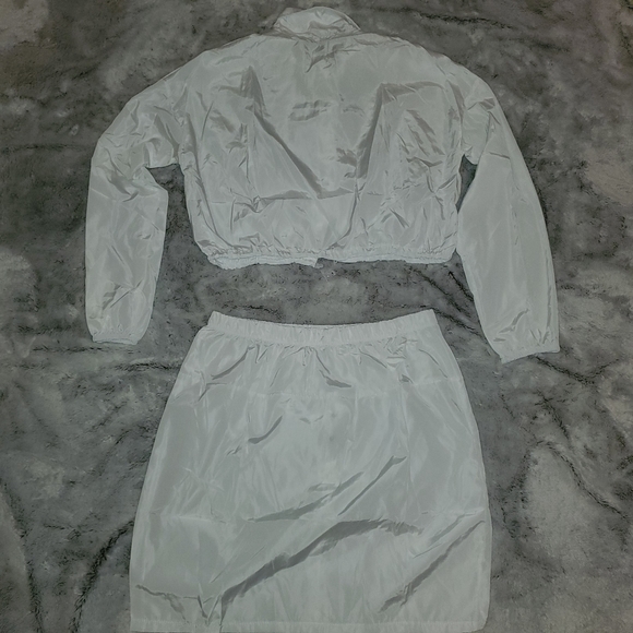 Button down white two pieces skirt set - Picture 2 of 4